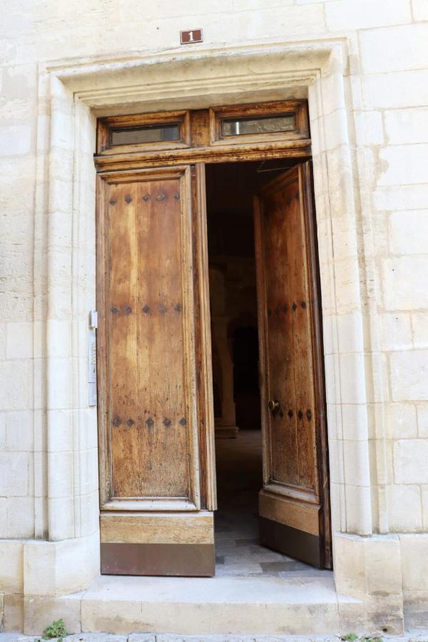 Uzes, Au Coeur Du Centre Medieval La Boussole D'Uzes, Appartement De Caractere Du XVII -Eme Siecle Buitenkant foto